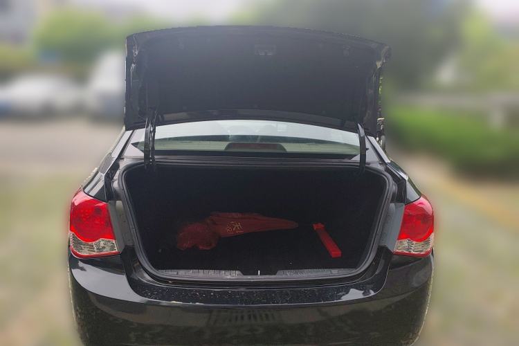 Used Chevrolet Cruze 2013 1.6L SL MT Trunk