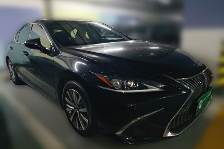Used Lexus ES 2018 300h Premier Edition China VI Standard
