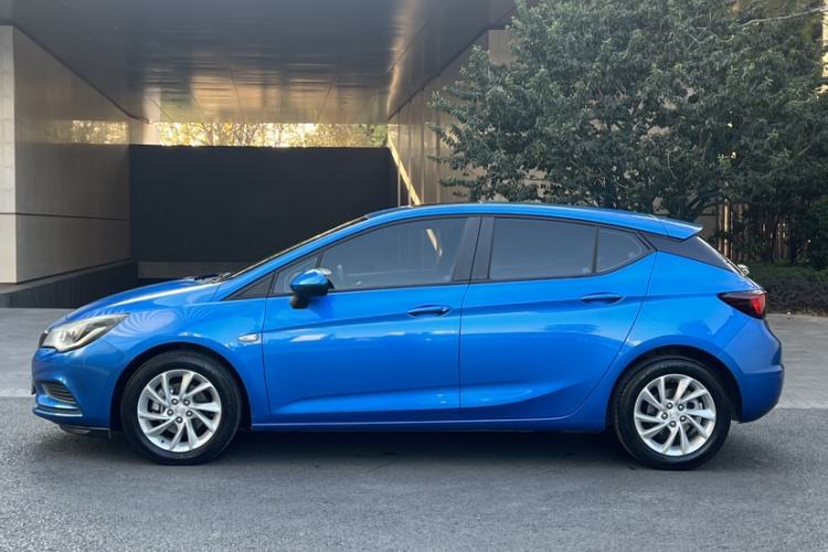 Used Buick Verano 2016 Hatchback 15S Automatic Leading Model Exterior 6