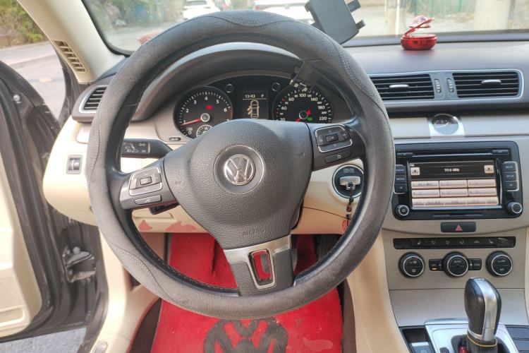 Used Volkswagen Magotan 2013 1.8TSI Luxury Model Steering Wheel