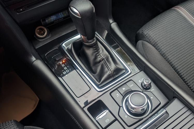 Used Mazda 3 Axela 2017 Hatchback 1.5L Automatic Luxury Model Emission Standard China V Interior 5