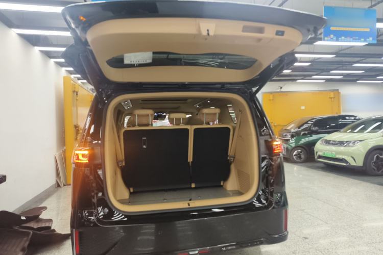 Used VOYAH Dream 2025 PHEV Four-Wheel Drive Excellence Qiankun Edition