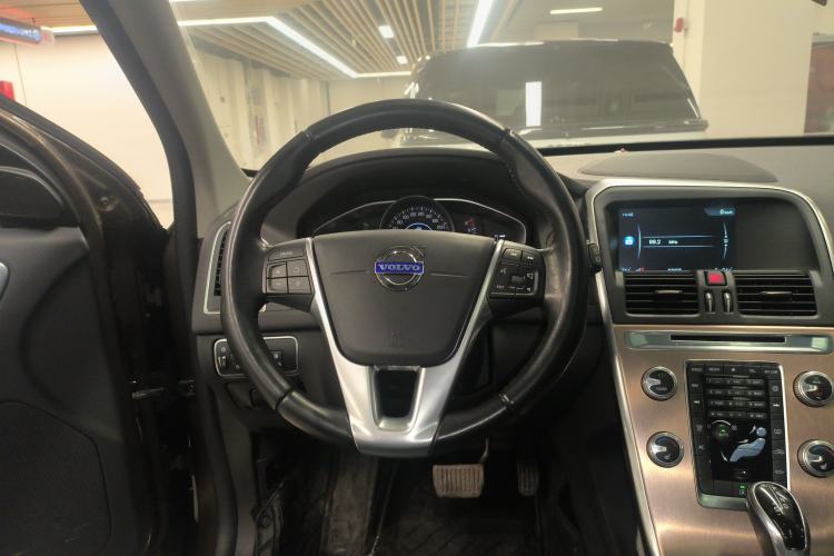Used Volvo XC60 2015 T5 Smart Upgrade Model Steering Wheel