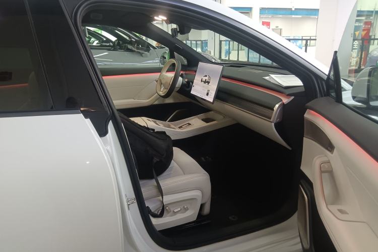 Used ONVO L60 2024 60 kWh Rear-Drive Version Right Front Seat