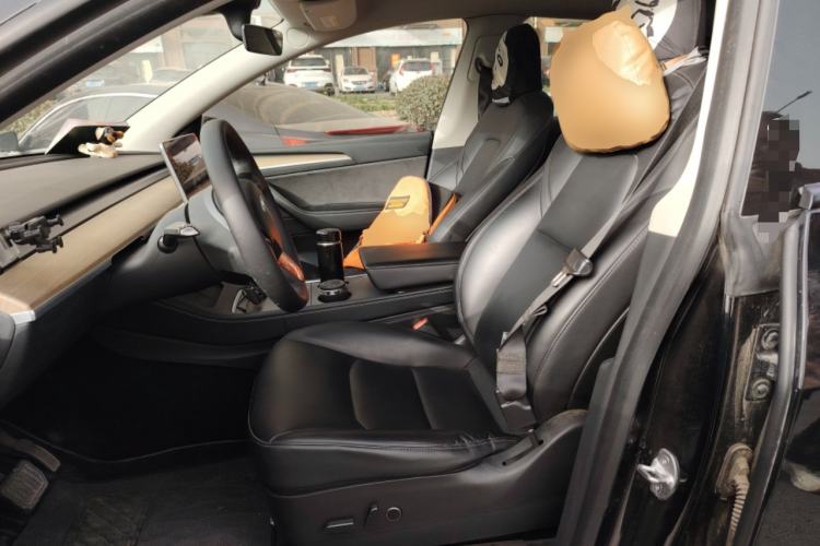 Used Tesla Model Y 2022 Long-Range All-Wheel-Drive Version
