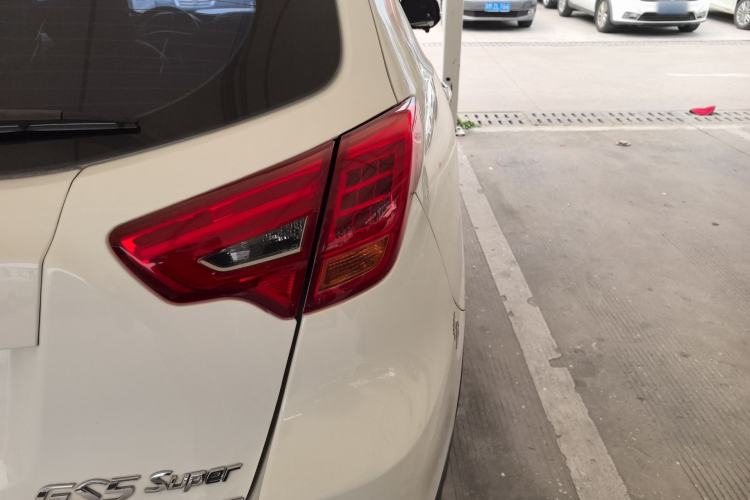 Used GAC Trumpchi GS5 Super 2015 2.0L Automatic Two-Wheel Drive Comfort Edition Exterior 3