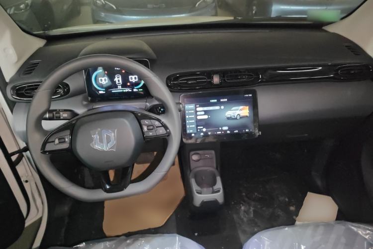 Used Leapmotor T03 2025 310 Comfort Edition Center Console