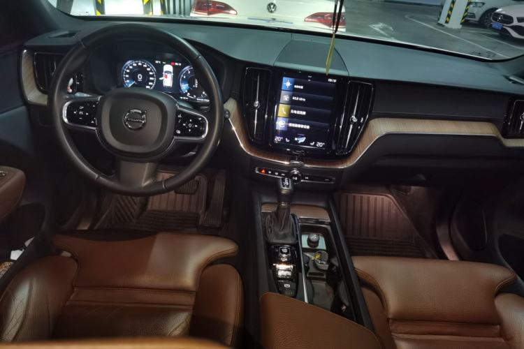 Used Volvo XC60 2021 T5 4x4 Smart Luxury Edition