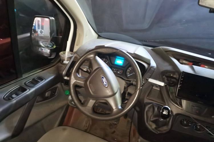 Used Ford Transit 2017 2.0T Diesel Multi-Purpose Commercial Vehicle Short Wheelbase Low Roof China IV Standard