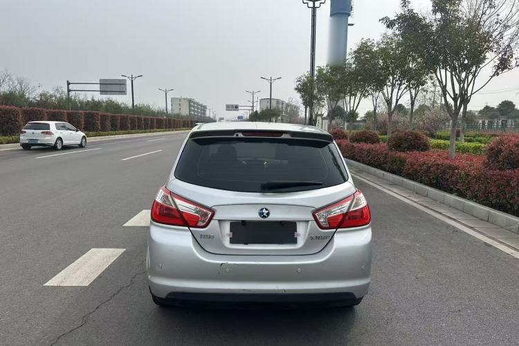 Used Venucia R50 2013 1.6L Automatic Luxury Edition Exterior 1