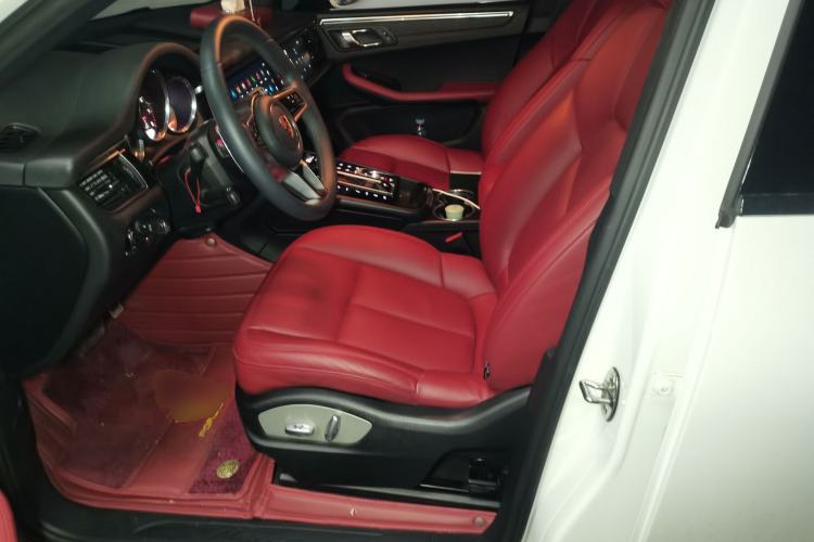 Used Porsche Macan 2017 Macan 2.0T Left Front Seat