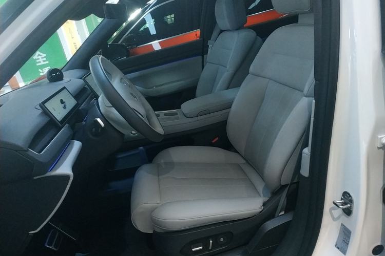 Used Nio ES8 2024 75 kWh Left Front Seat