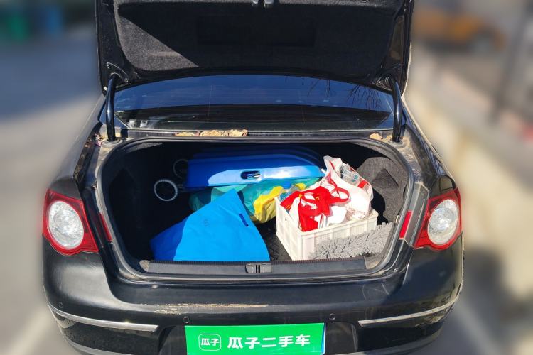 Used Volkswagen Magotan 2011 1.8TSI DSG Comfort Model Trunk