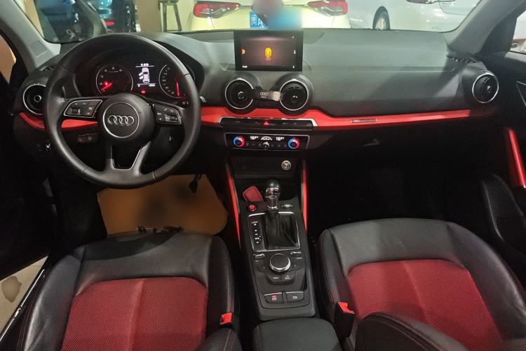 Used Audi Q2L 2018 35 TFSI Fashion Dynamic Version China V Emission Standard Center Console