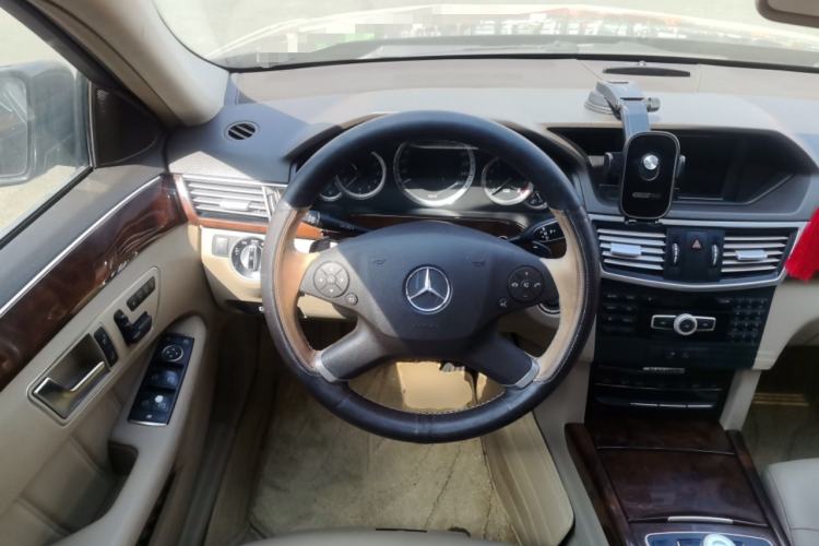 Used Mercedes-Benz E-Class 2012 E 200 L CGI Elegant Model Steering Wheel