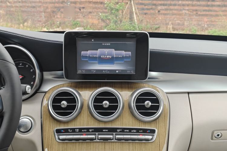 Used Mercedes-Benz C-Class 2015 C 200 L