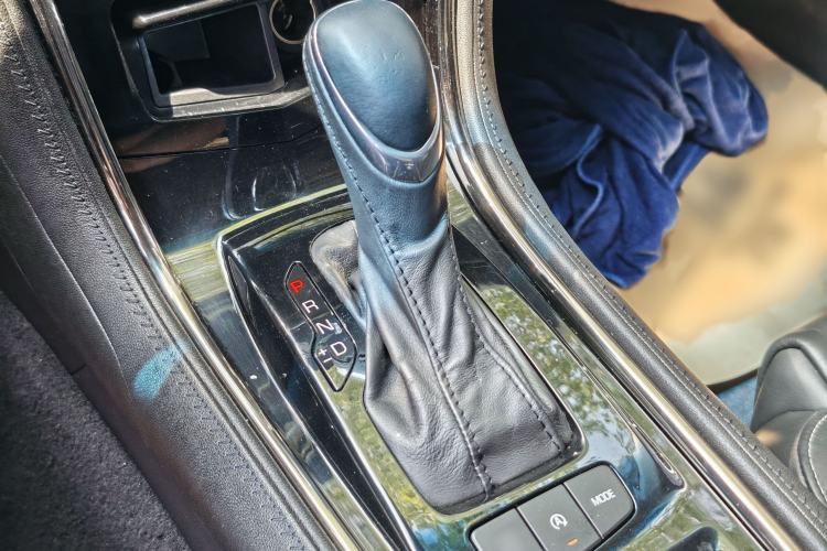 Used Cadillac ATS-L 2016 28T Fashion Edition Gear Lever