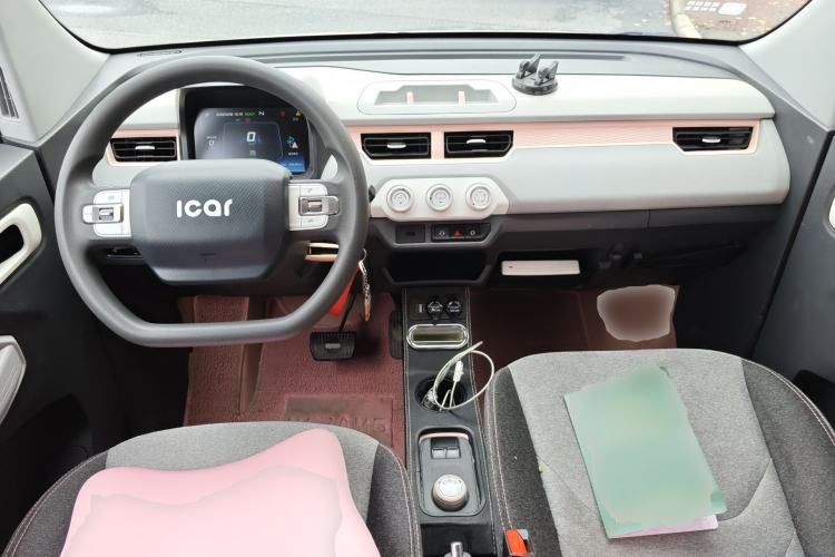 Used Chery QQ Ice Cream 2022 170km Sundae Phosphate Lithium-Ion Center Console