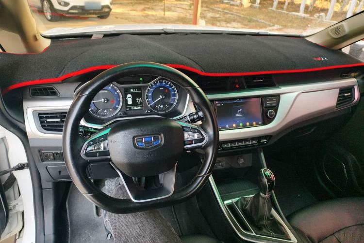 Used Geely Auto Vision X3 2019 Upgraded Model 1.5L Manual Elite Version
