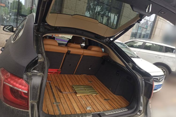 Used BMW X6 2017 xDrive28i Trunk