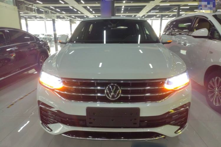 Used Volkswagen Tiguan L 2023 Restyled 330TSI Automatic Two-Wheel Drive R-Line Enhanced Comfort Version Front