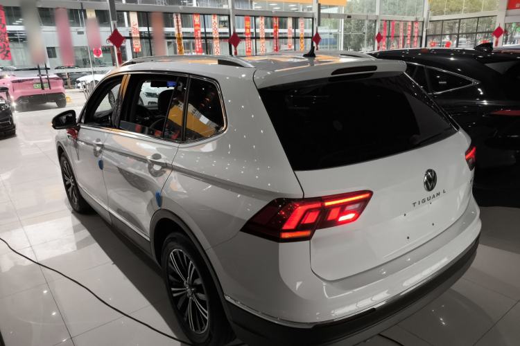 Used Volkswagen Tiguan L 2021 330TSI Automatic Two-Wheel Drive Smart Edition
