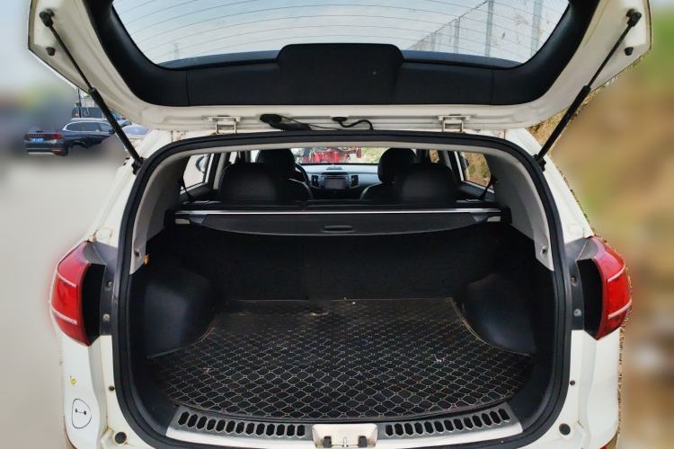 Used Kia Sportage R 2012 2.0L Manual Two-Wheel Drive GLS Trunk