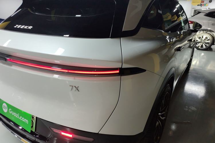 Used Zeekr 7X 2025 75 kWh Rear-Wheel Drive Intelligent Driving Version Exterior 3