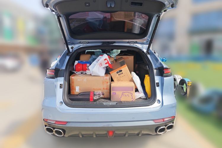 Used CHANGAN UNI-K 2021 2.0T All-Wheel Drive Prestige Version Trunk