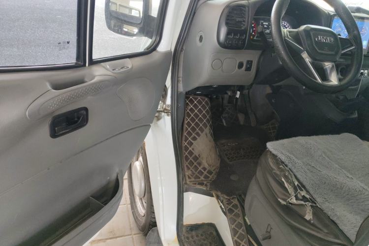 Used JMC Transit 2019 2.8T Commercial Version Long Wheelbase Mid-Roof 6-Seater Rear Single Tire China VI Emission Standard – JX493 Driver Seat