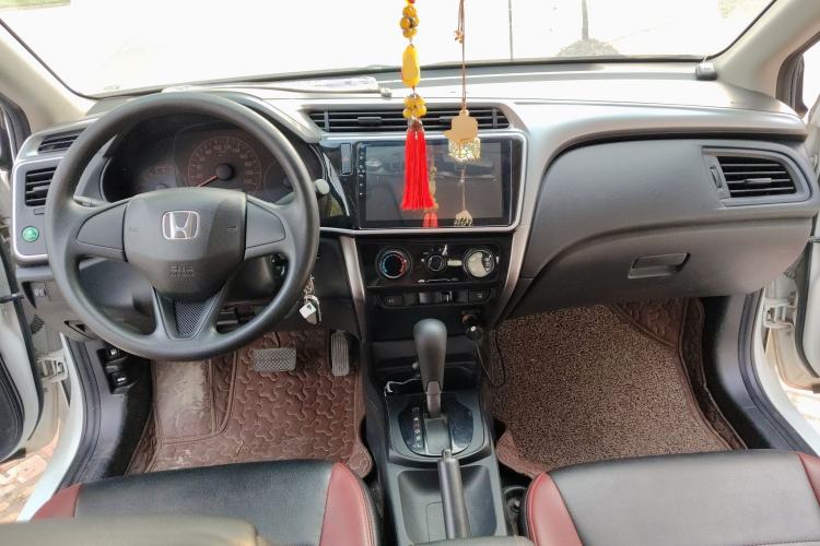 Used Honda City 2017 1.5L CVT Comfort Version Center Console