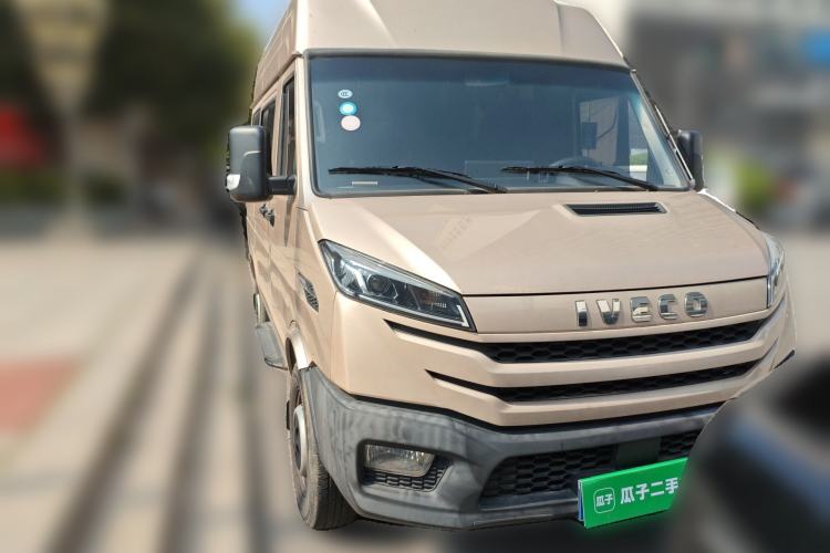 Used Iveco Daily 2023 2.5T A35M1 Short Wheelbase Mid-Height Single-Tire Side-Sliding Door 5–9 Seats
