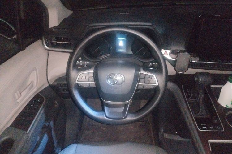 Used Toyota SIENNA 2023 2.5L Hybrid Comfort Edition
