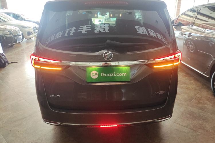 Used Buick GL8 2023 Facelifted Land Cruiser Executive Luxury Version Rear