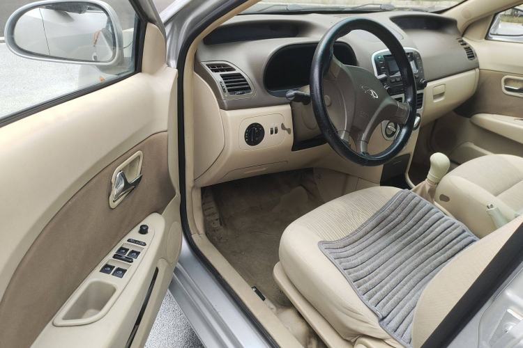 Used Chery Fengyun 2 2010 Hatchback 1.5L Ambition Model Driver Seat