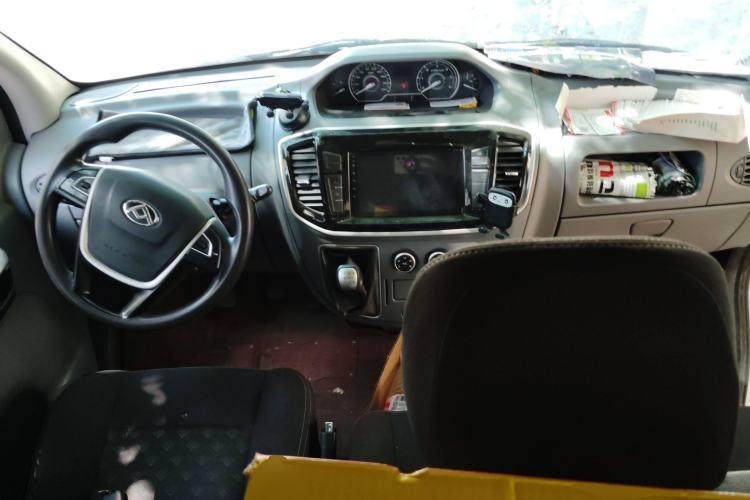 Used SAIC MAXUS Xintu V80 2023 2.0T Manual Classic Aoyuntong Power Version Short Wheelbase Ultra-Low Roof 5/6-Seater
