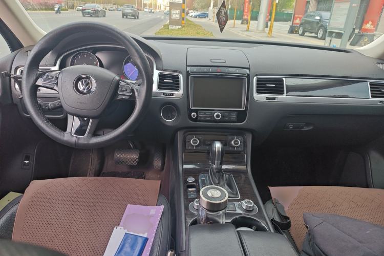 Used Volkswagen Touareg 2017 3.0 TSI Yuyue Model Center Console