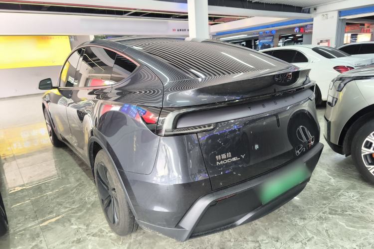 Used Tesla Model Y 2025 Rear-Wheel-Drive Version
