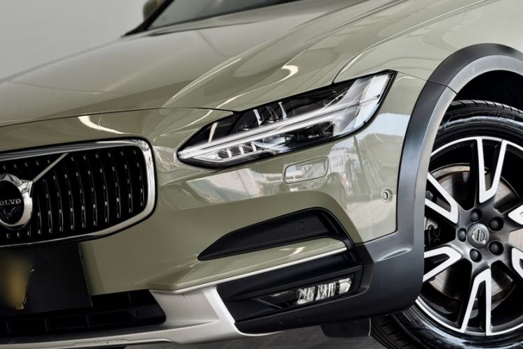 Used Volvo V90 2017 Cross Country T5 AWD Prestige Edition