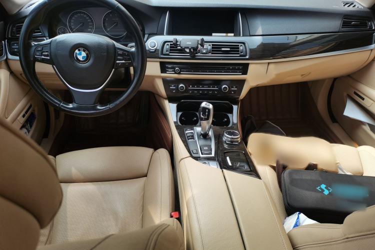 Used BMW 5 Series 2014 530Li Luxury Design Package Interior 2