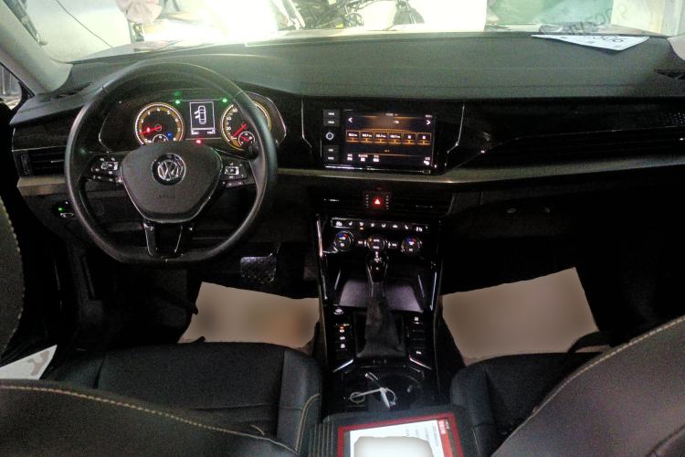 Used Volkswagen Passat 2019 330TSI Elite Edition China VI Center Console