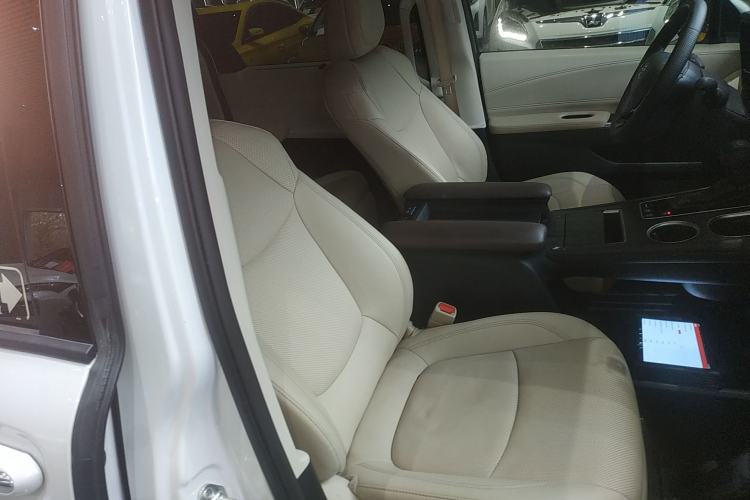 Used Toyota Granvia 2023 2.5L Hybrid Prestige VIP Edition
