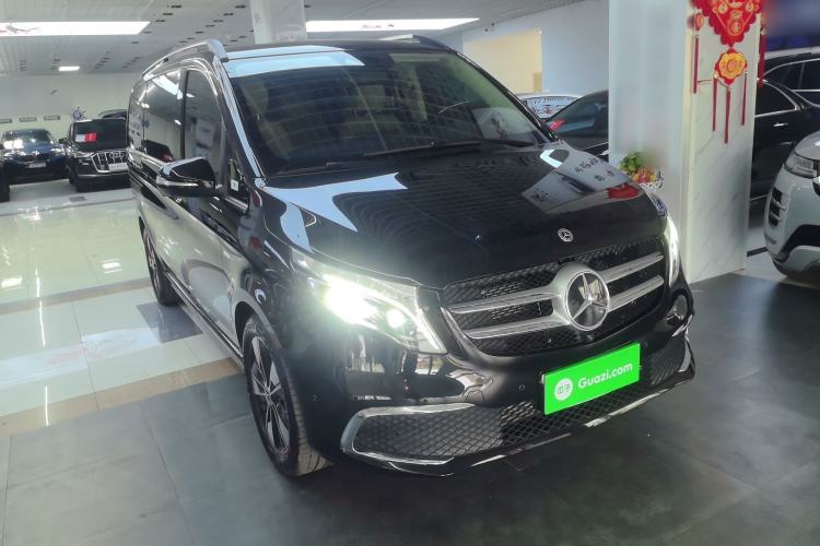 Used Mercedes-Benz V-Class 2021 V 260 Prestige Edition Front Right 45 Deg