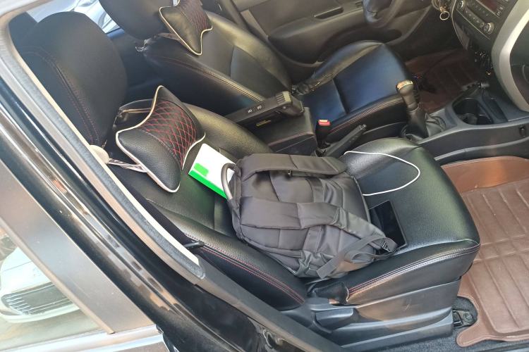 Used Nissan Livina 2013 1.6XE Manual Comfort Edition
