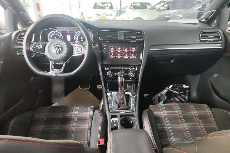 Used Volkswagen Golf GTI 2018 2.0 TSI GTI
