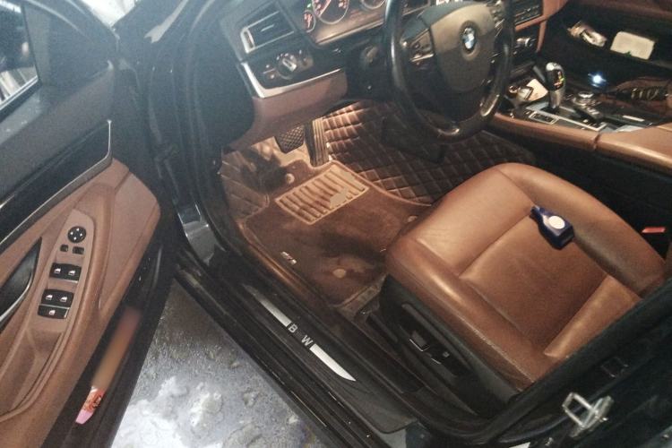 Used BMW 5 Series 2014 520Li Elegant Model
