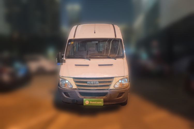 Used Iveco Power Daily 2013 2.5T-V39 Box Truck High Roof
