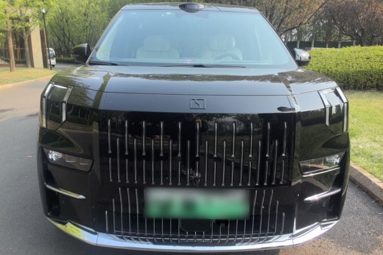 Used Zeekr 009 2024 7-Seater Walk-Through Version Four-Wheel Drive 108 kWh Front