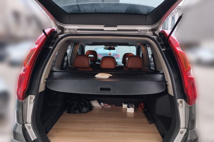 Used Dongfeng Fengdu MX6 2016 2.0L CVT Two-Wheel Drive Dream Edition