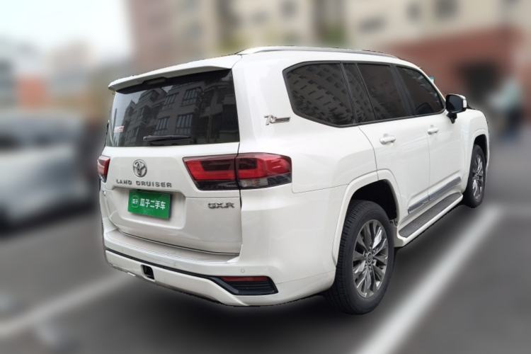 Used Toyota Land Cruiser 2022 3500 3.5T GXR with 20 Wheels Velvet Interior Ambient Lighting and Creep Mode—Middle East Edition Rear Right 45 Deg